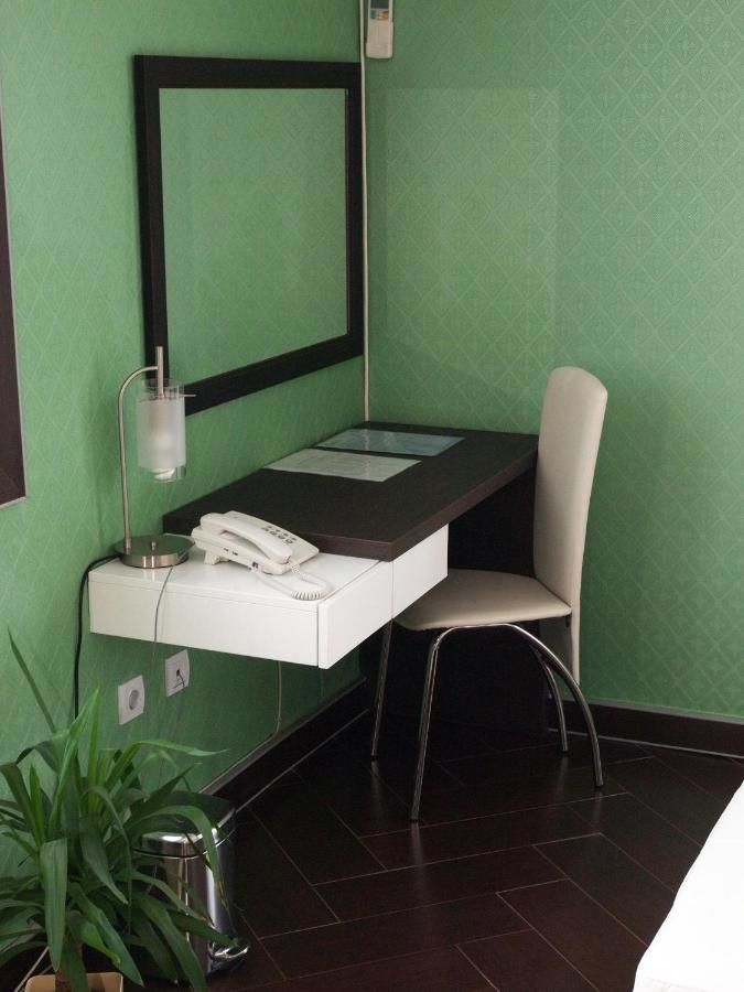 Отель Hotel Alexandar Lux Подгорица