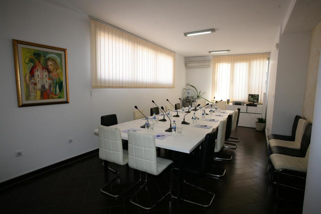 Отель Hotel Alexandar Lux Подгорица-42