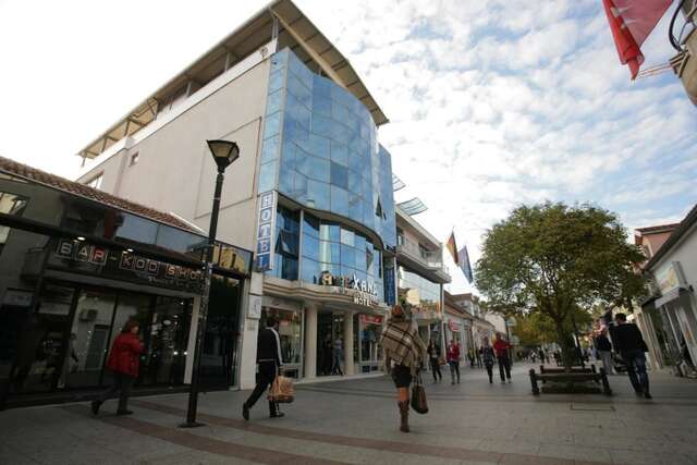 Отель Hotel Alexandar Lux Подгорица-3